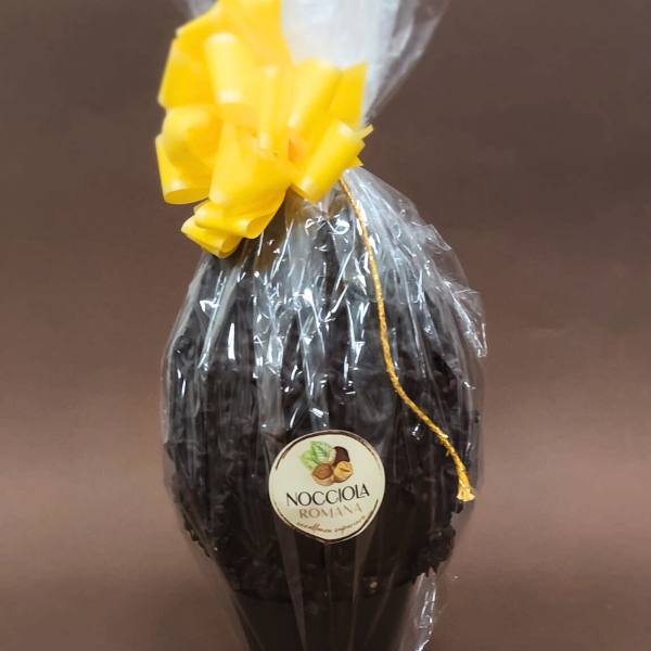 Uovo di Cioccolato Fondente con Croccante Granella di Nocciole ricoperta al Fondente.